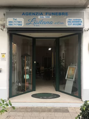 Esterno dell’ agenzia funebre a Messina